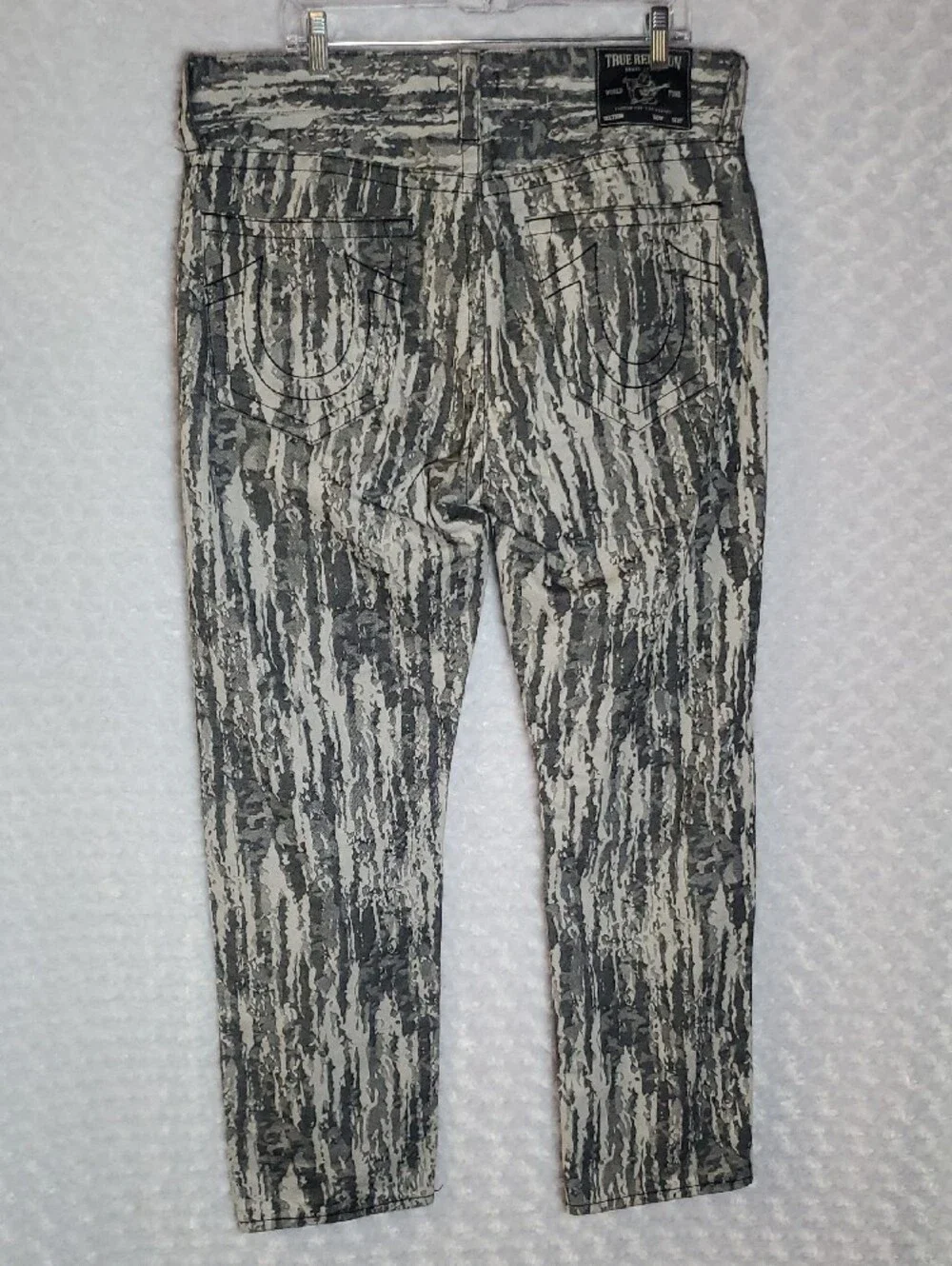 True Religion Gray & Cream Skinny Jeans - Textured Stripe Print Size 34